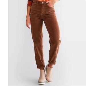 Gilded Intent Straight-Leg 90’s Corduroy Pants in Chestnut